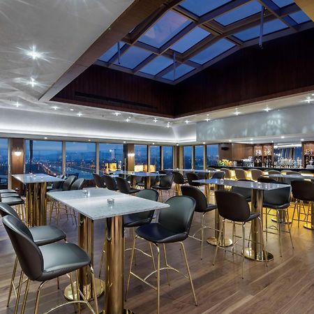 ดับเบิลทรี บาย ฮิลตัน สกอปเย Hotel สโกเปีย ภายนอก รูปภาพ The Club lounge at London Heathrow Airport