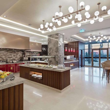 ดับเบิลทรี บาย ฮิลตัน สกอปเย Hotel สโกเปีย ภายนอก รูปภาพ The Kitchen Table
