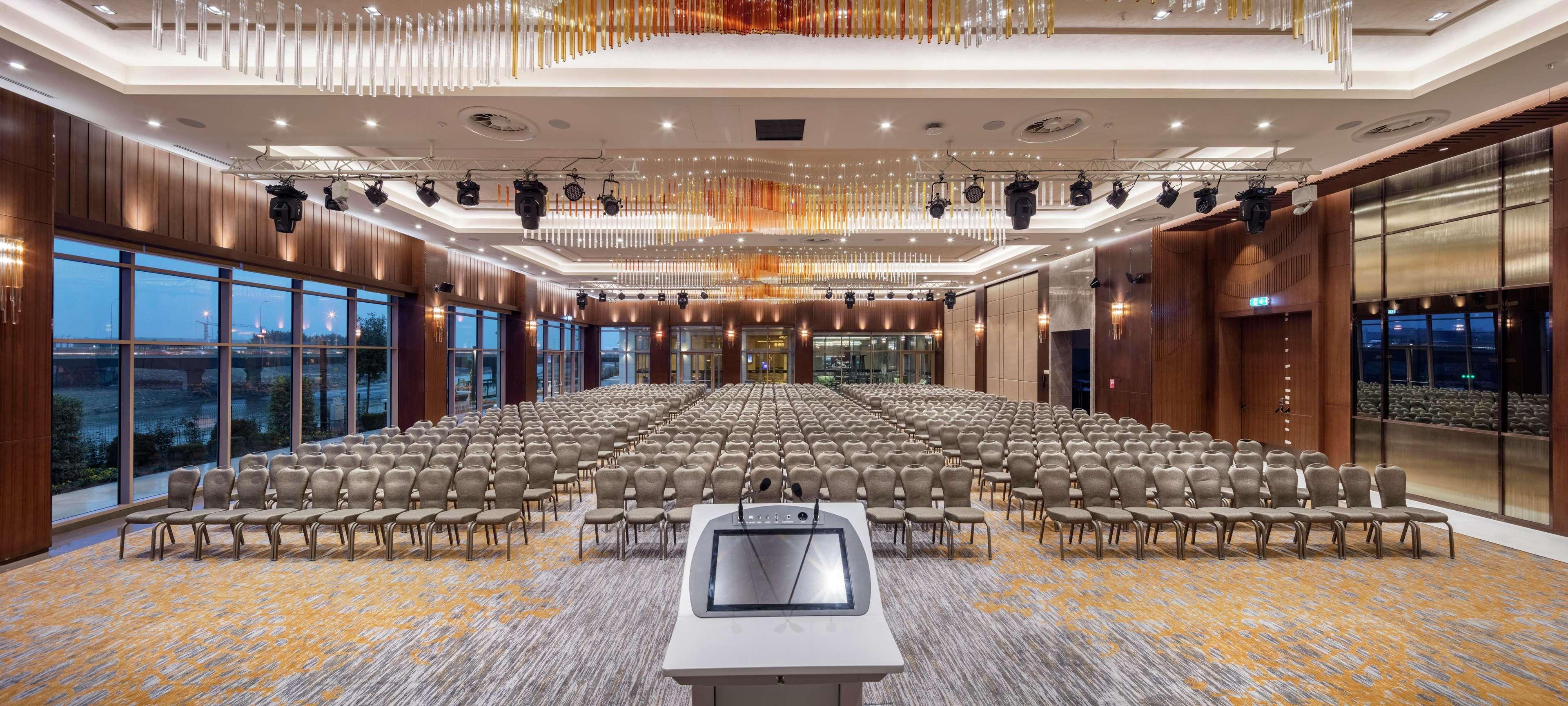 ดับเบิลทรี บาย ฮิลตัน สกอปเย Hotel สโกเปีย ภายนอก รูปภาพ The Grand Ballroom
