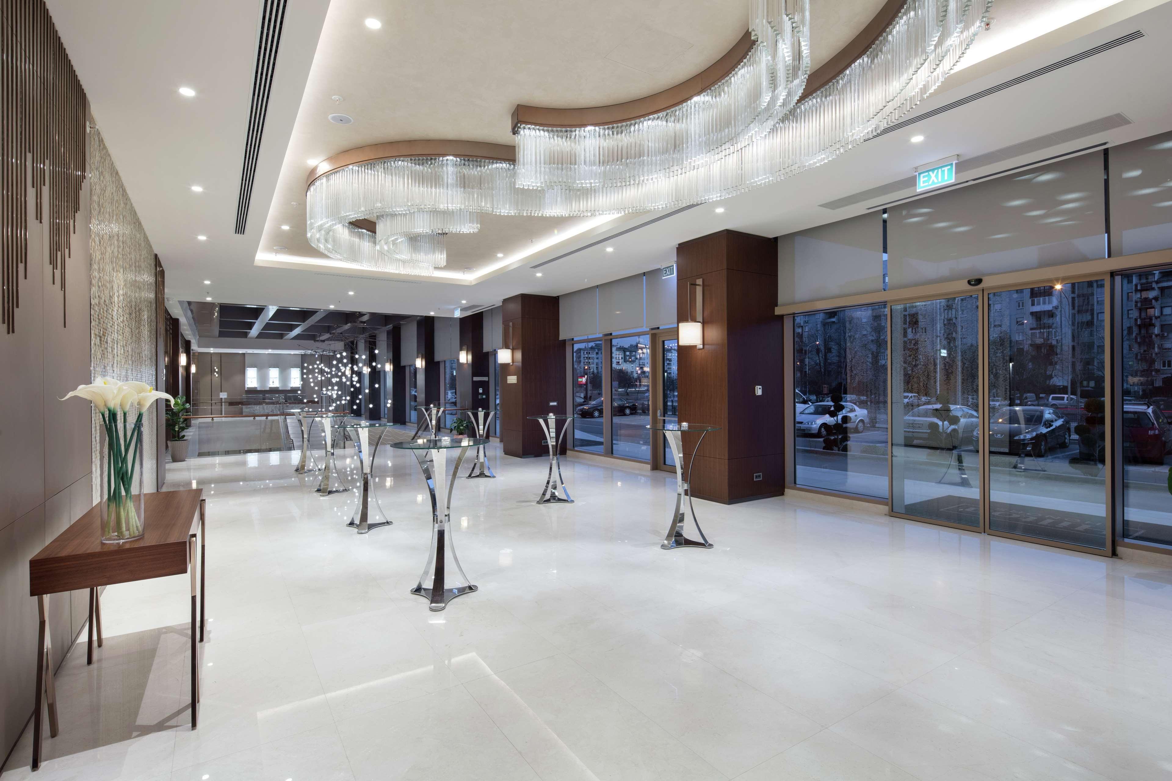 ดับเบิลทรี บาย ฮิลตัน สกอปเย Hotel สโกเปีย ภายนอก รูปภาพ Lobby