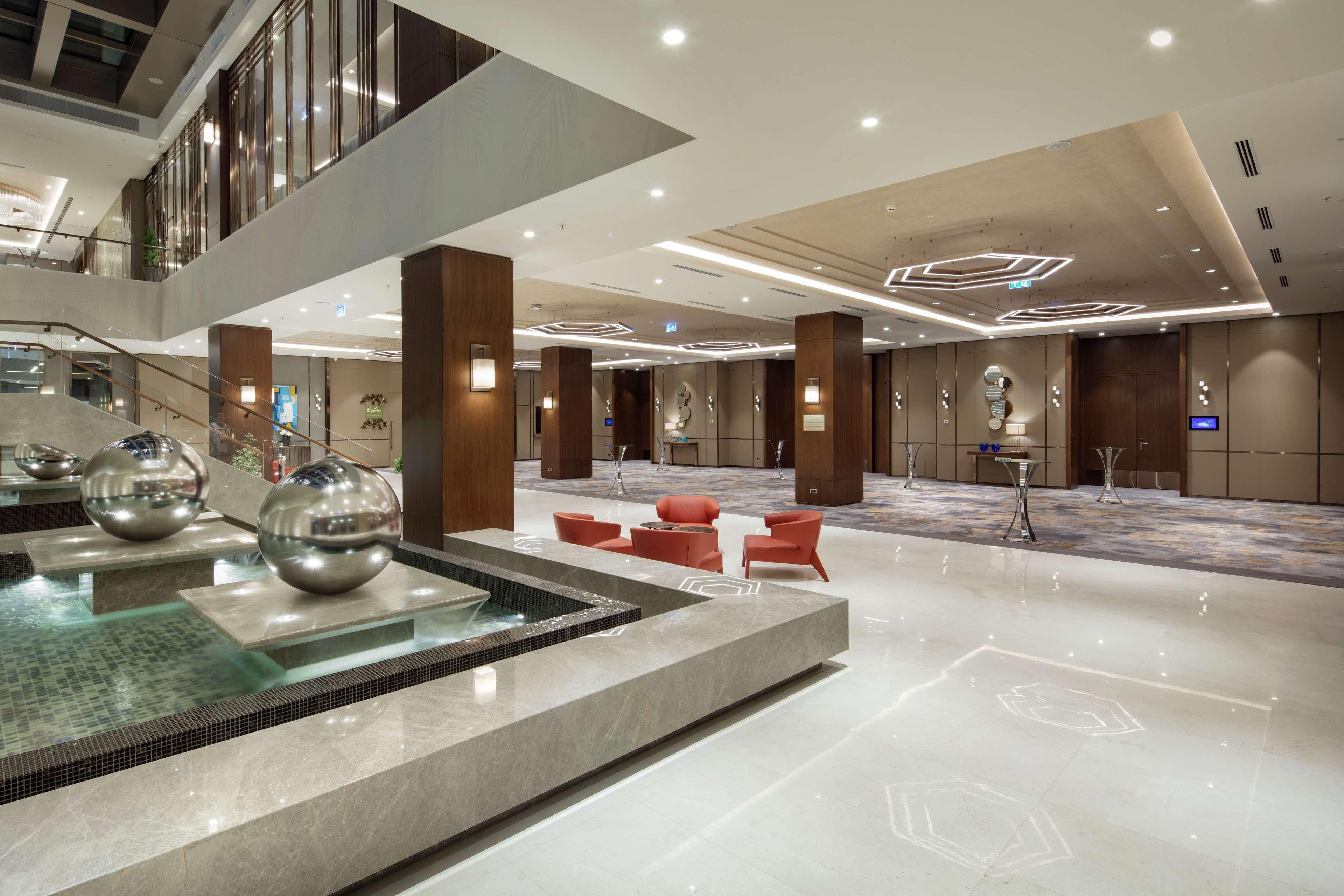 ดับเบิลทรี บาย ฮิลตัน สกอปเย Hotel สโกเปีย ภายนอก รูปภาพ The lobby of the hotel