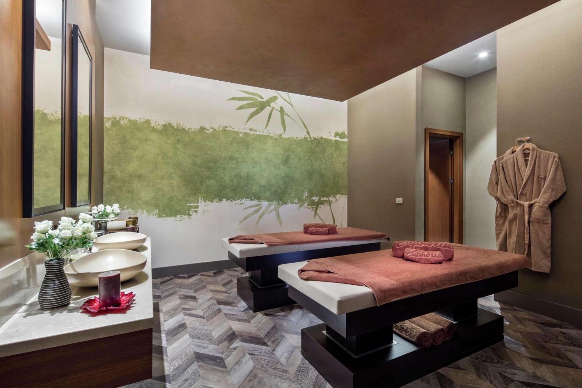 ดับเบิลทรี บาย ฮิลตัน สกอปเย Hotel สโกเปีย ภายนอก รูปภาพ Spa at the hotel