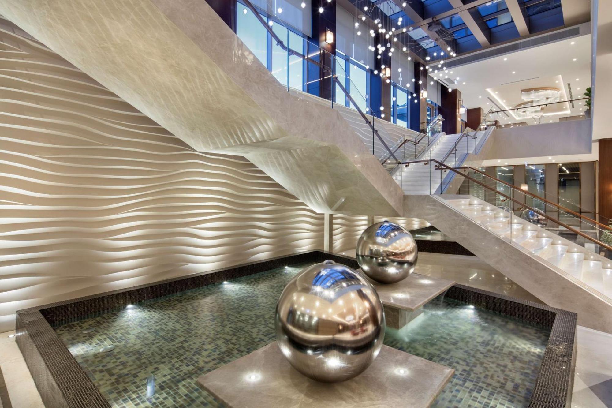 ดับเบิลทรี บาย ฮิลตัน สกอปเย Hotel สโกเปีย ภายนอก รูปภาพ The interior of the hotel