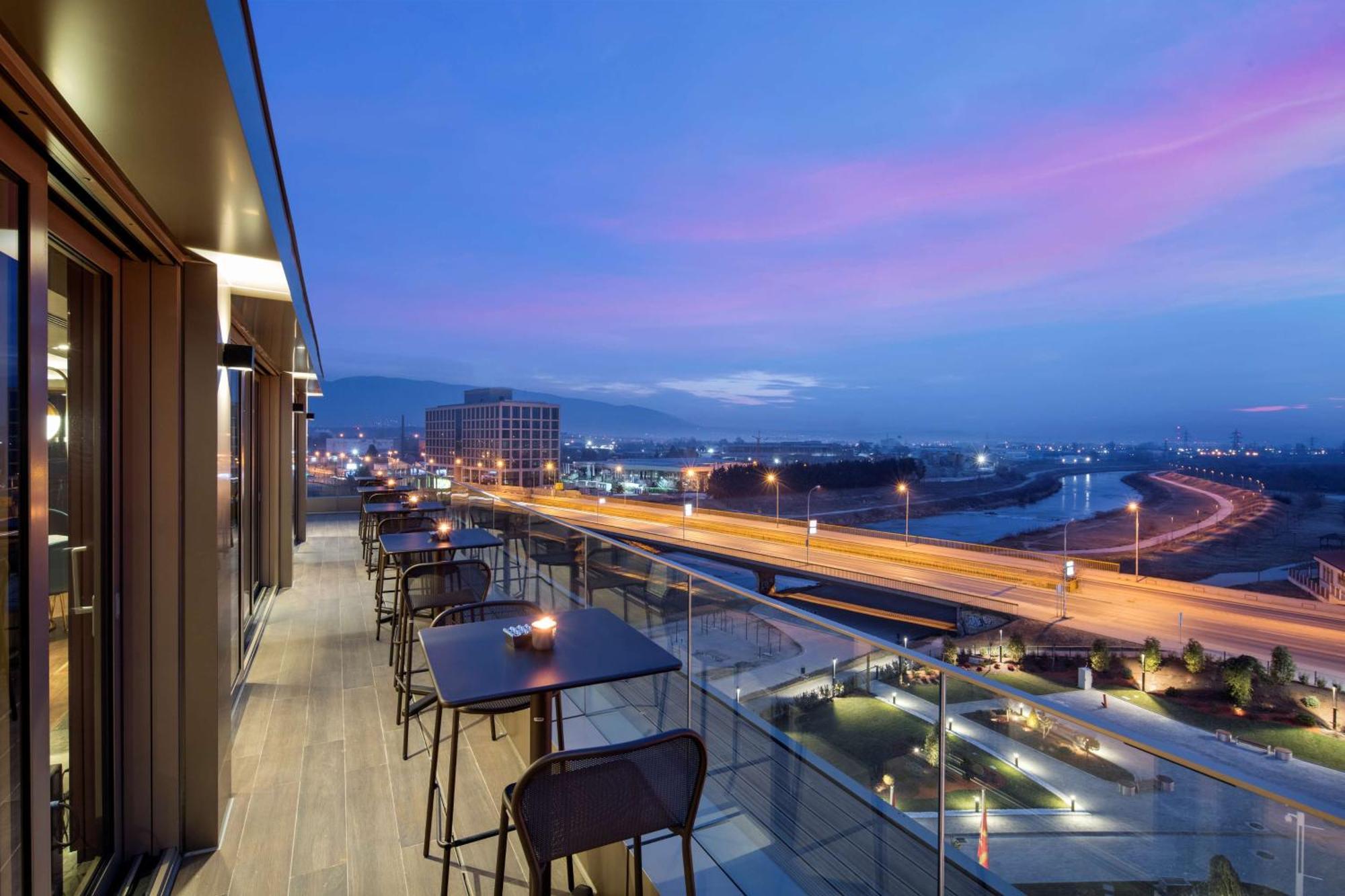 ดับเบิลทรี บาย ฮิลตัน สกอปเย Hotel สโกเปีย ภายนอก รูปภาพ View from the hotel